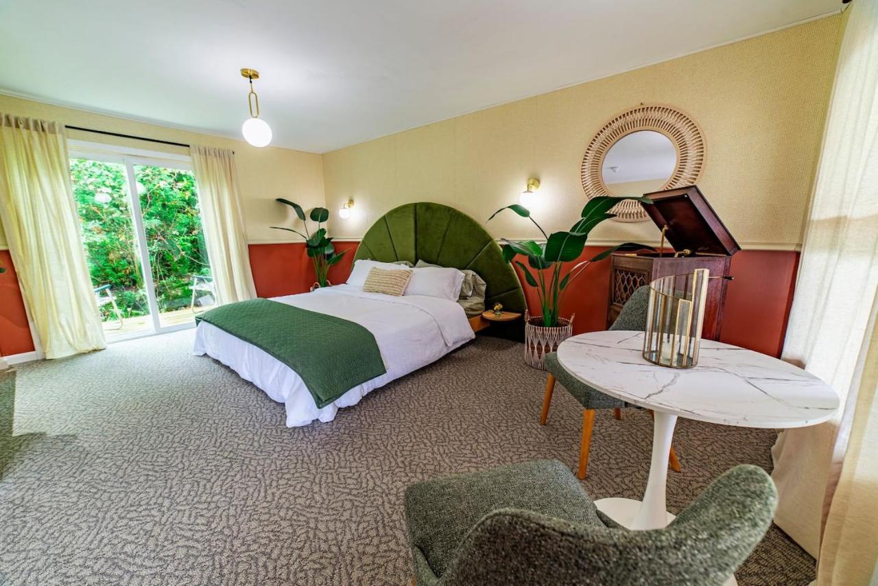 The Springs Motel New Ashford Ngoại thất bức ảnh