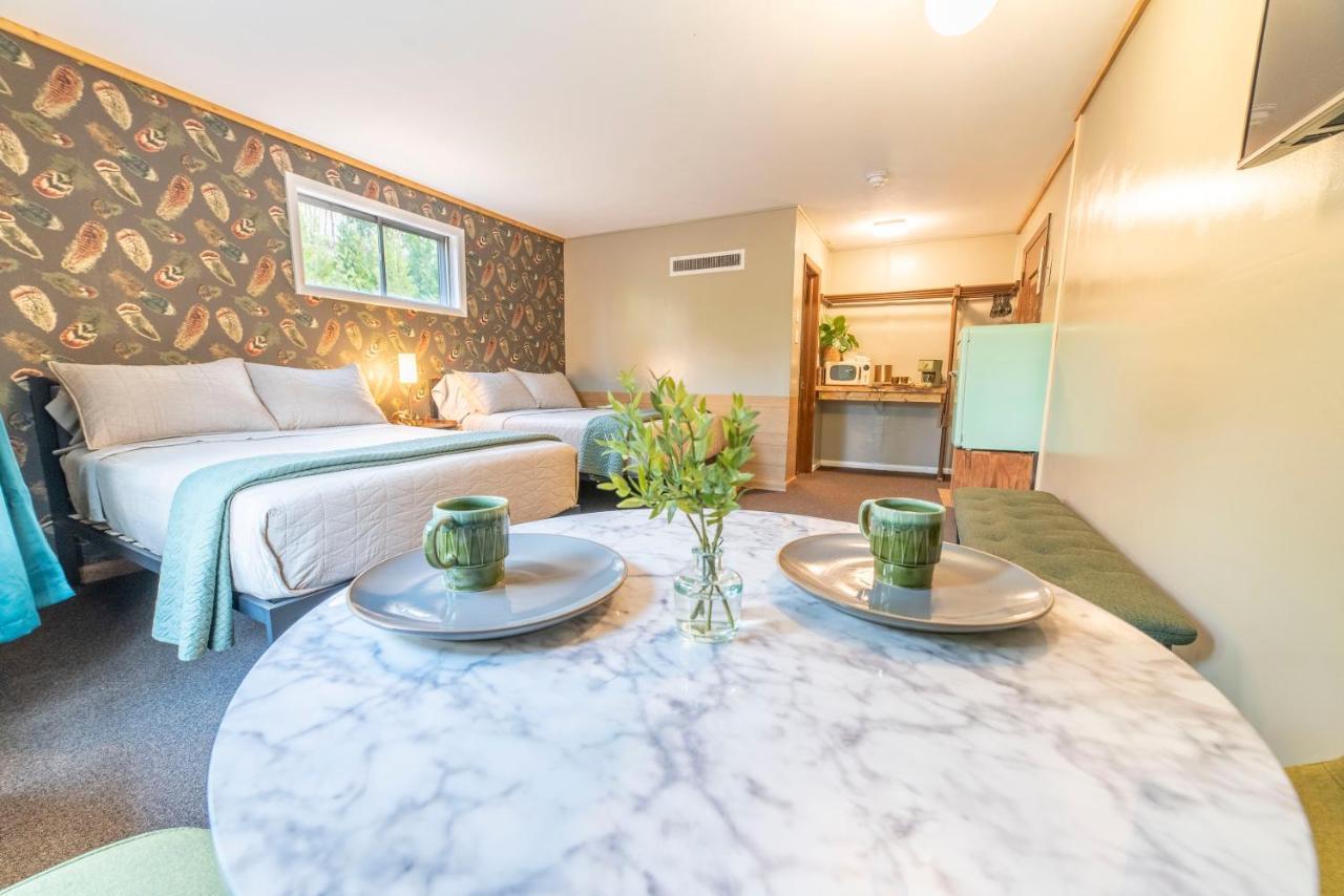 The Springs Motel New Ashford Ngoại thất bức ảnh
