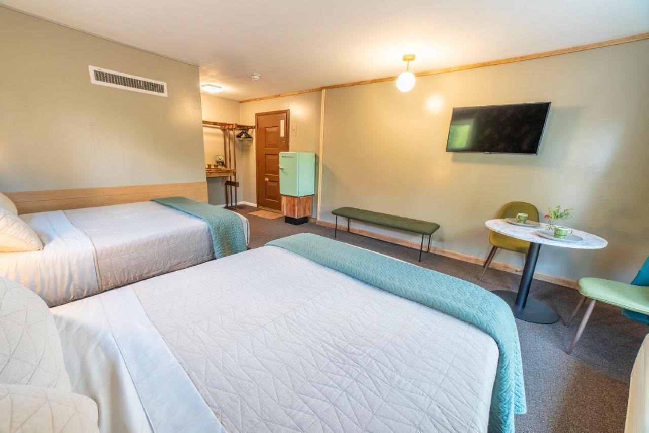 The Springs Motel New Ashford Ngoại thất bức ảnh