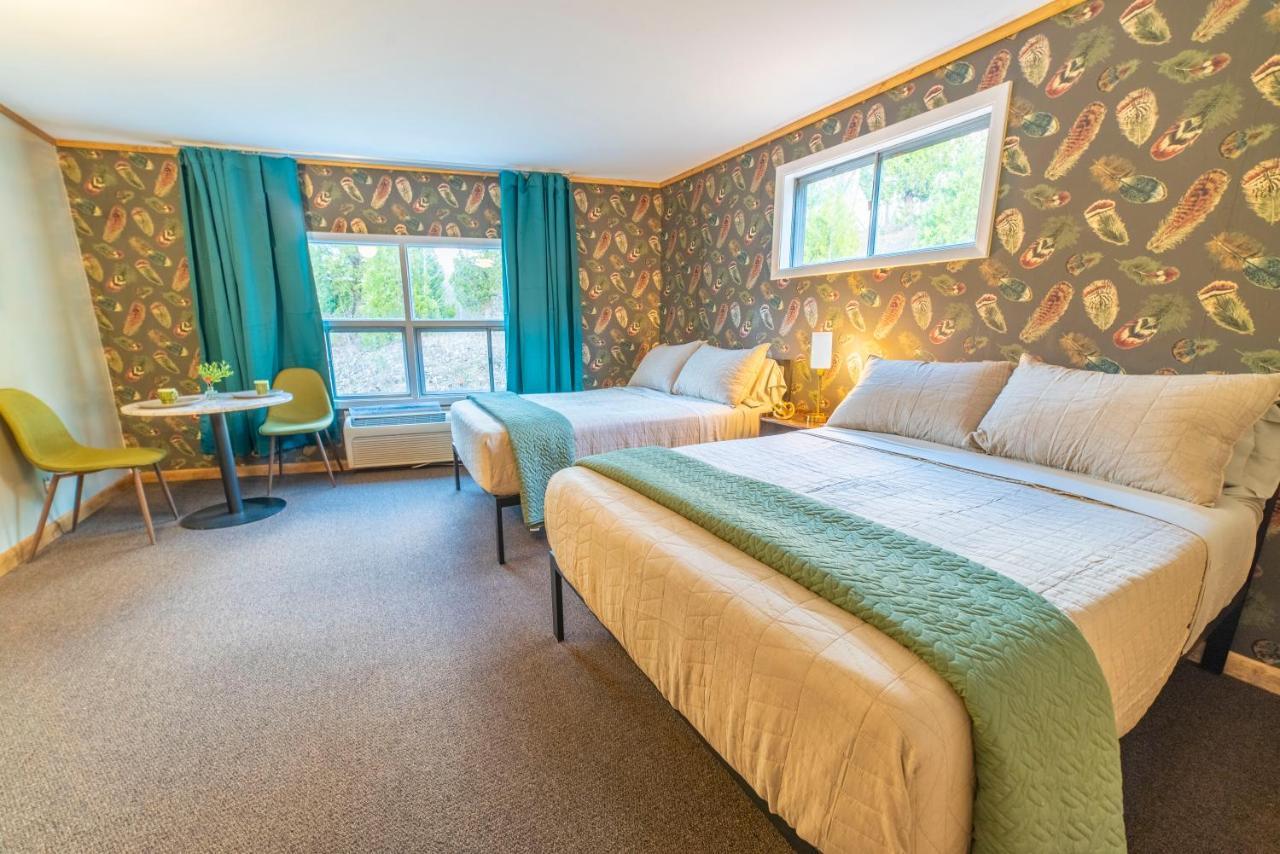 The Springs Motel New Ashford Ngoại thất bức ảnh